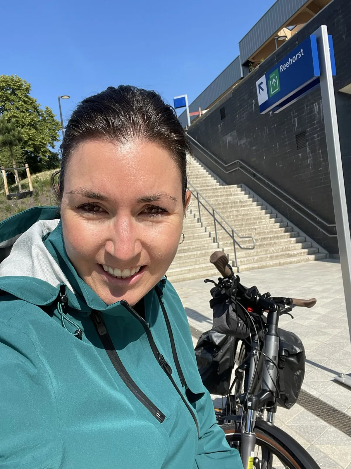 Portretfoto van Iemke, trainer en fysiotherapeut bij SheMoves Ede